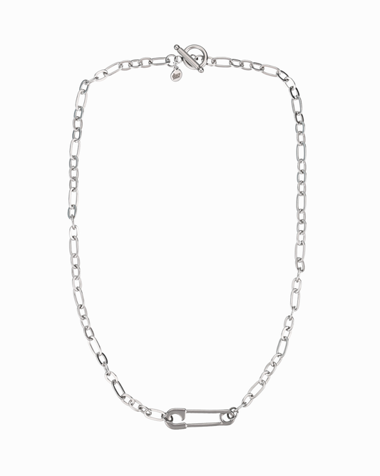 'arlo' necklace