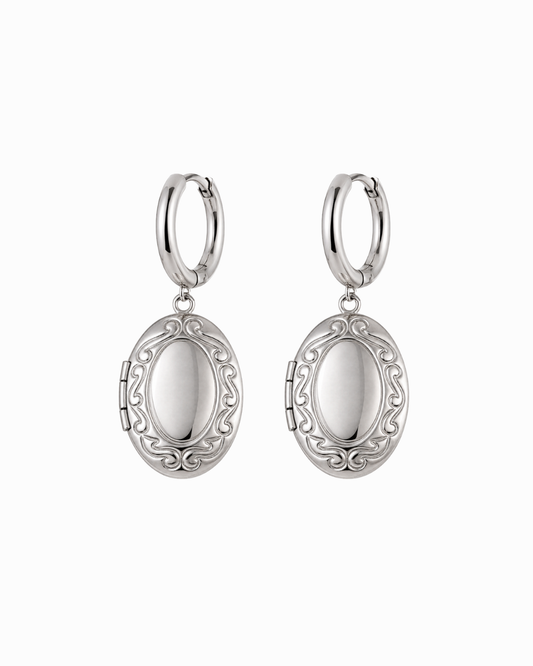 'juliet' locket huggies